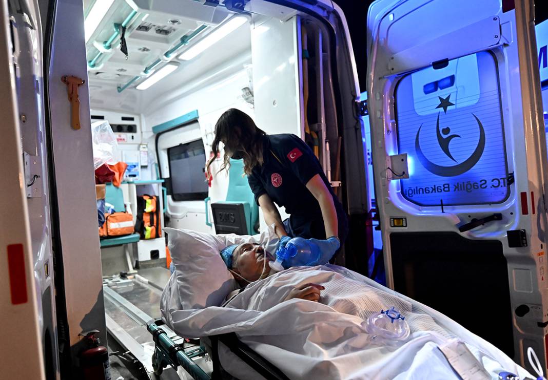 Hacda sağlık sorunları yaşayan 13 kişi Türkiye'ye getirildi 2